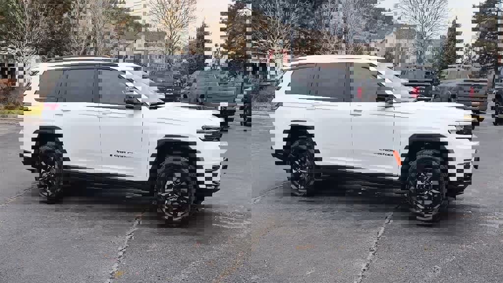 New 2025 Jeep Grand Cherokee L Limited w/ Luxury Tech Group II image 2
