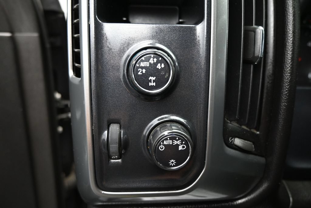 Used 2015 Chevrolet Silverado 1500 LT AWD/4WD image 12