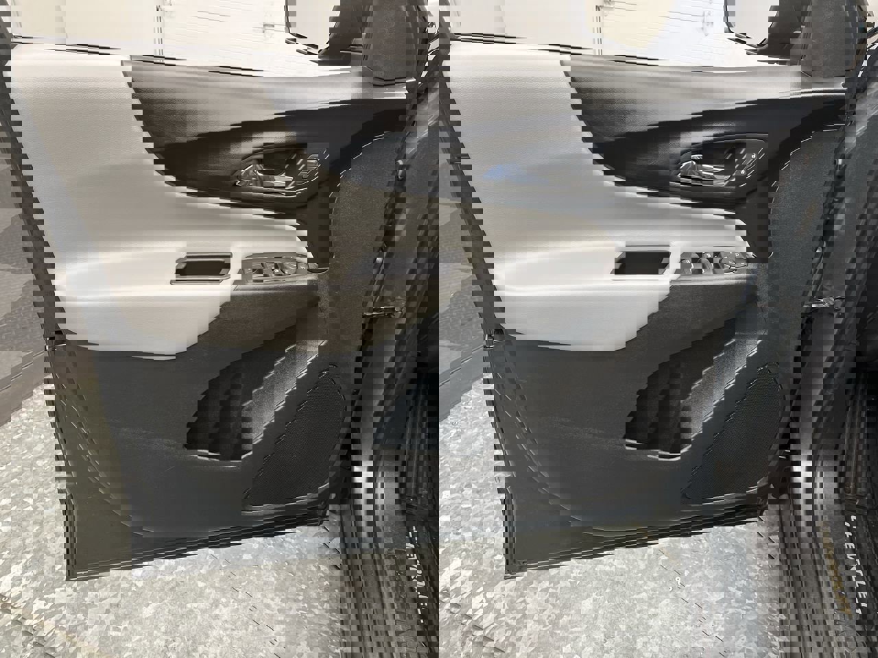 Used 2018 Chevrolet Equinox LS image 6