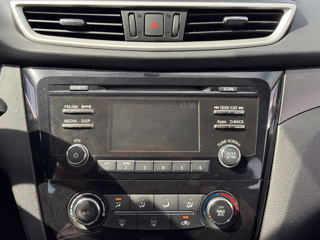Used 2015 Nissan Rogue S AWD/4WD image 3