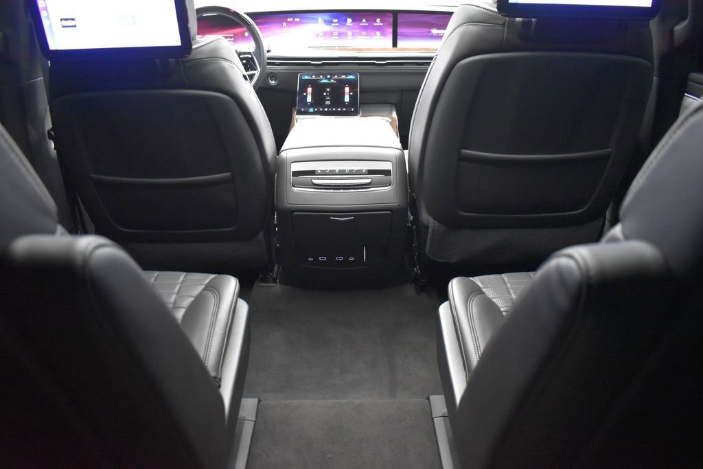 Used 2025 Cadillac Escalade Sport Platinum AWD/4WD image 33