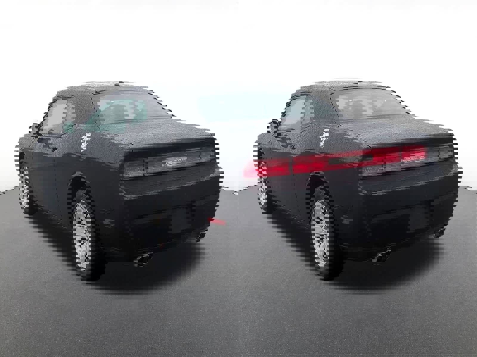 Used 2014 Dodge Challenger SXT image 4