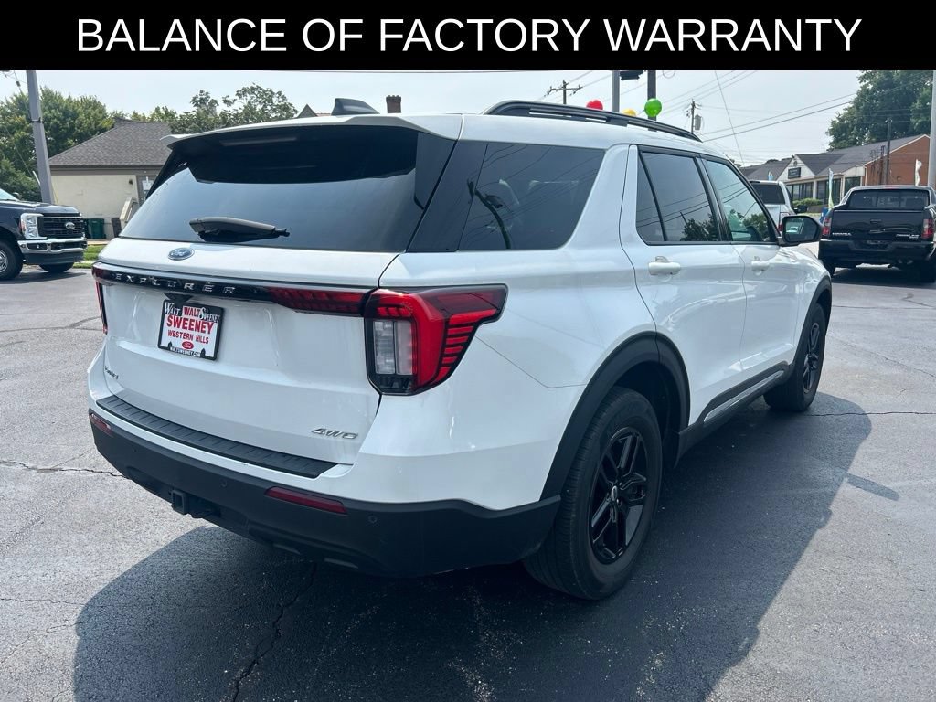 Used 2025 Ford Explorer Active AWD/4WD image 4