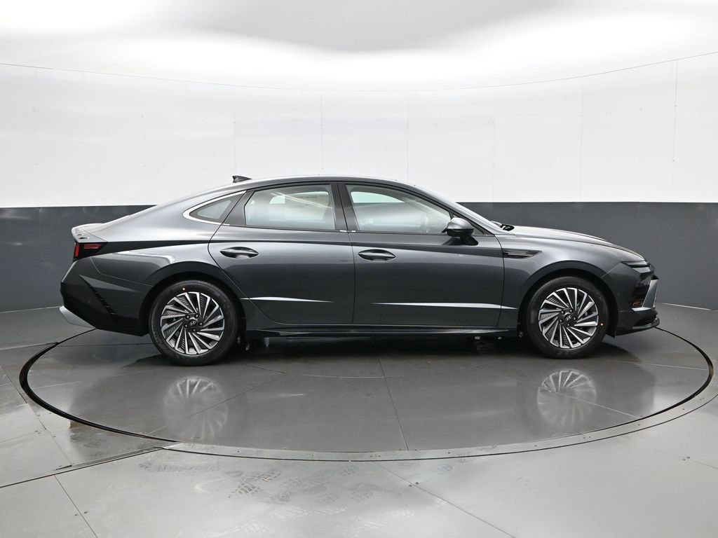 New 2026 Hyundai Sonata Limited FWD image 4