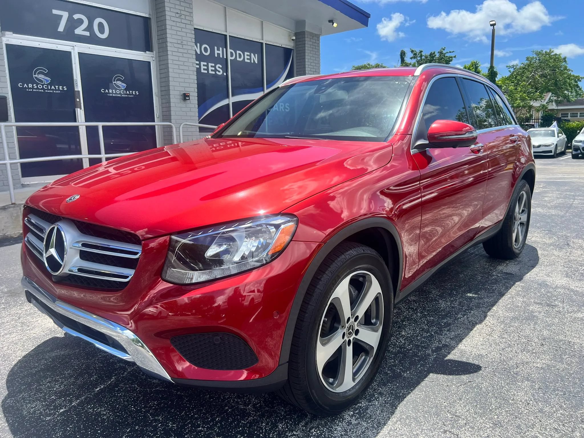 Used 2019 Mercedes-Benz GLC 300 image 1