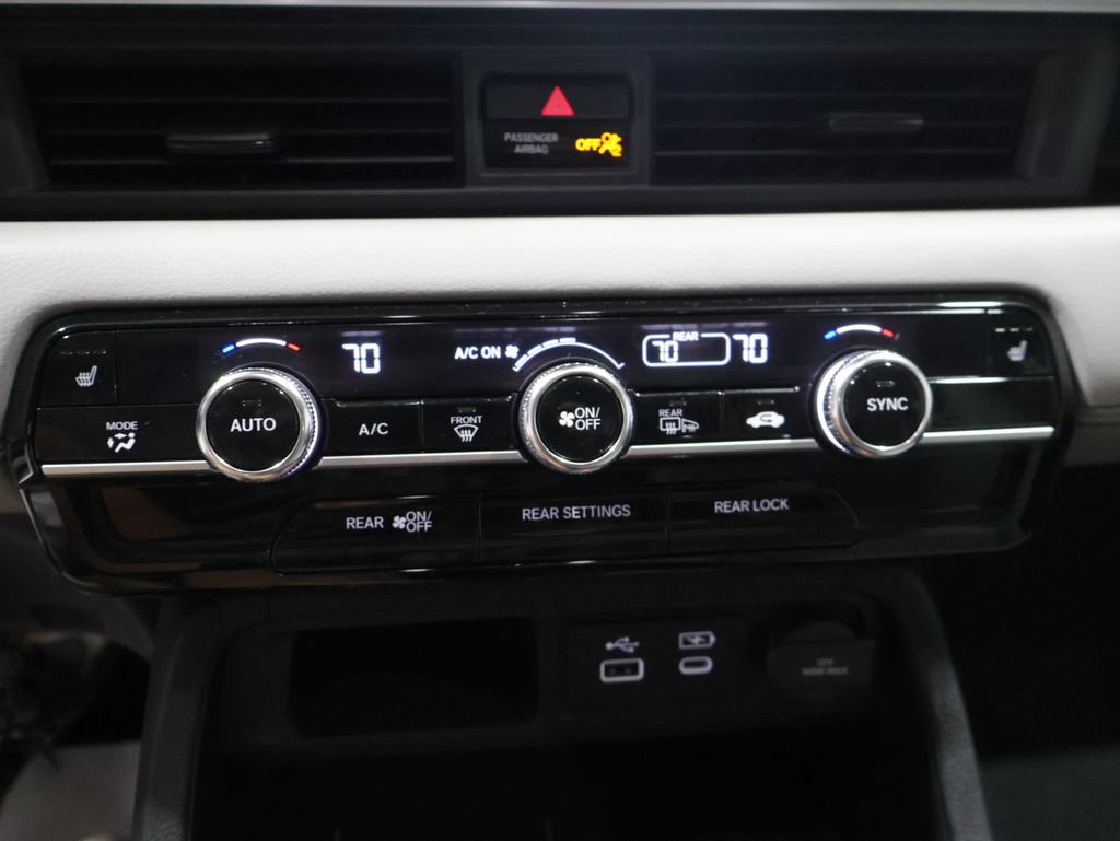 Used 2025 Honda Pilot Touring image 29