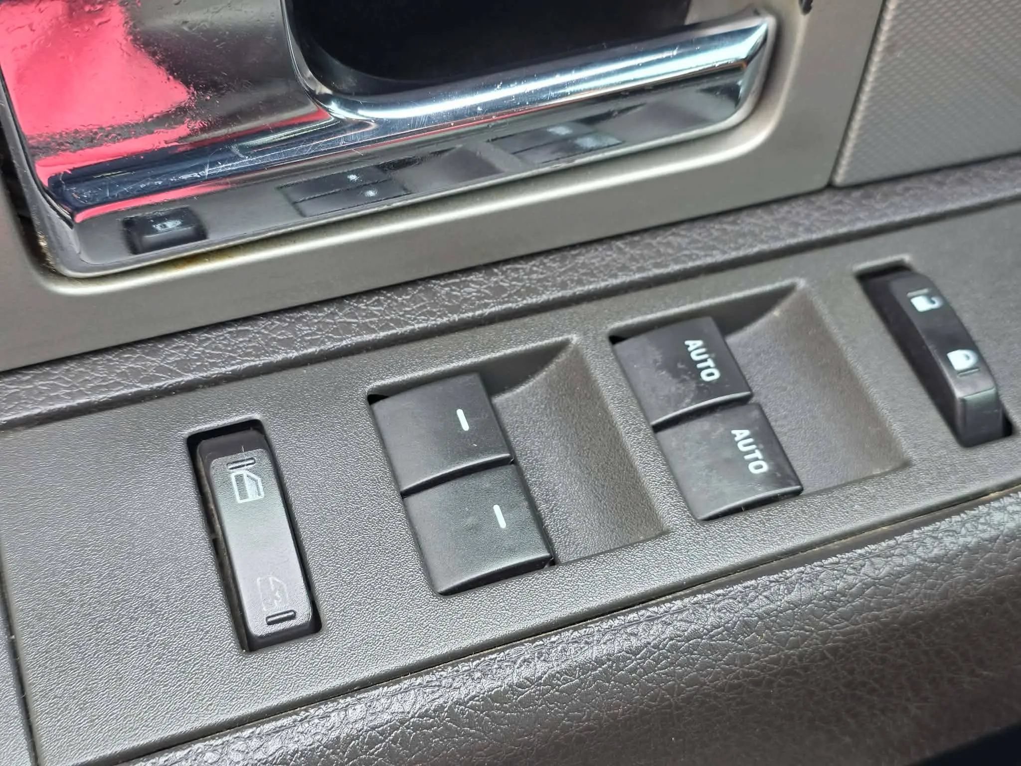 Used 2011 Ford F150 Lariat Limited RWD image 30