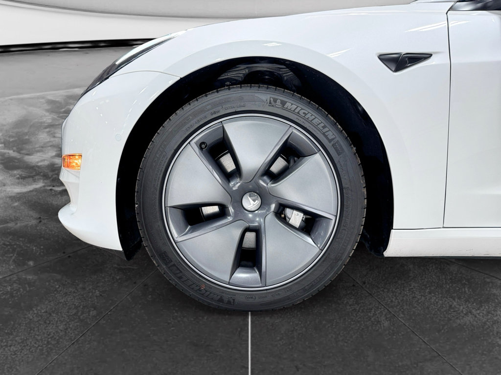 Used 2022 Tesla Model 3 Long Range AWD/4WD image 29