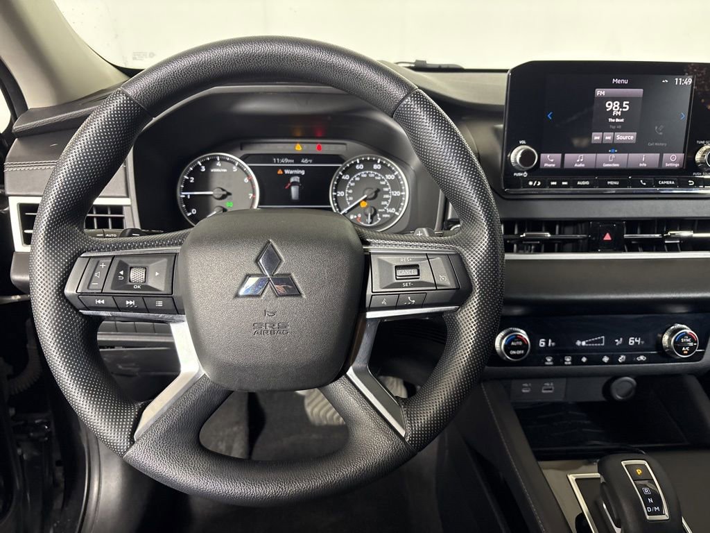 Used 2022 Mitsubishi Outlander ES image 16