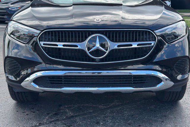 New 2027 Mercedes-Benz GLC 300 4MATIC image 3