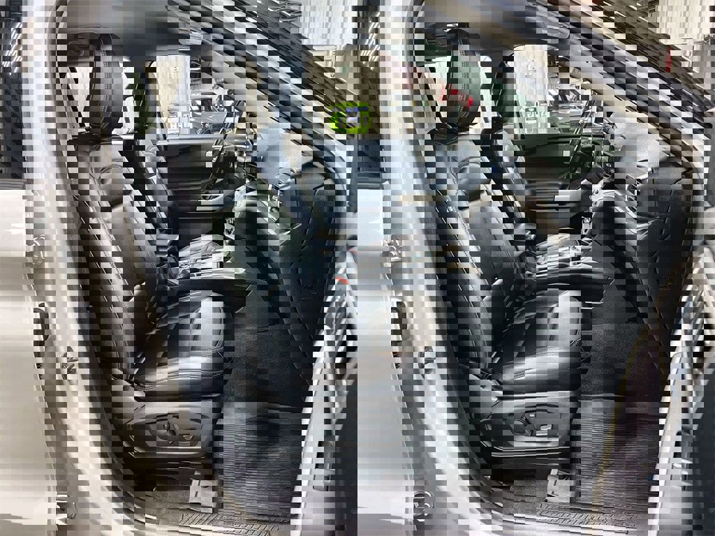 Used 2022 Ford Explorer XLT w/ Equipment Group 202A image 29