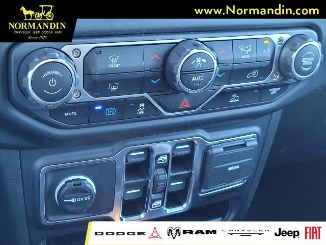 Used 2023 Jeep Wrangler Unlimited AWD/4WD image 11