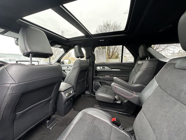 Certified 2025 Ford Explorer ST w/ Sun And Sound Package image 18