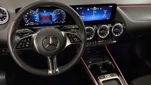 Used 2025 Mercedes-Benz GLA 250 4MATIC image 23