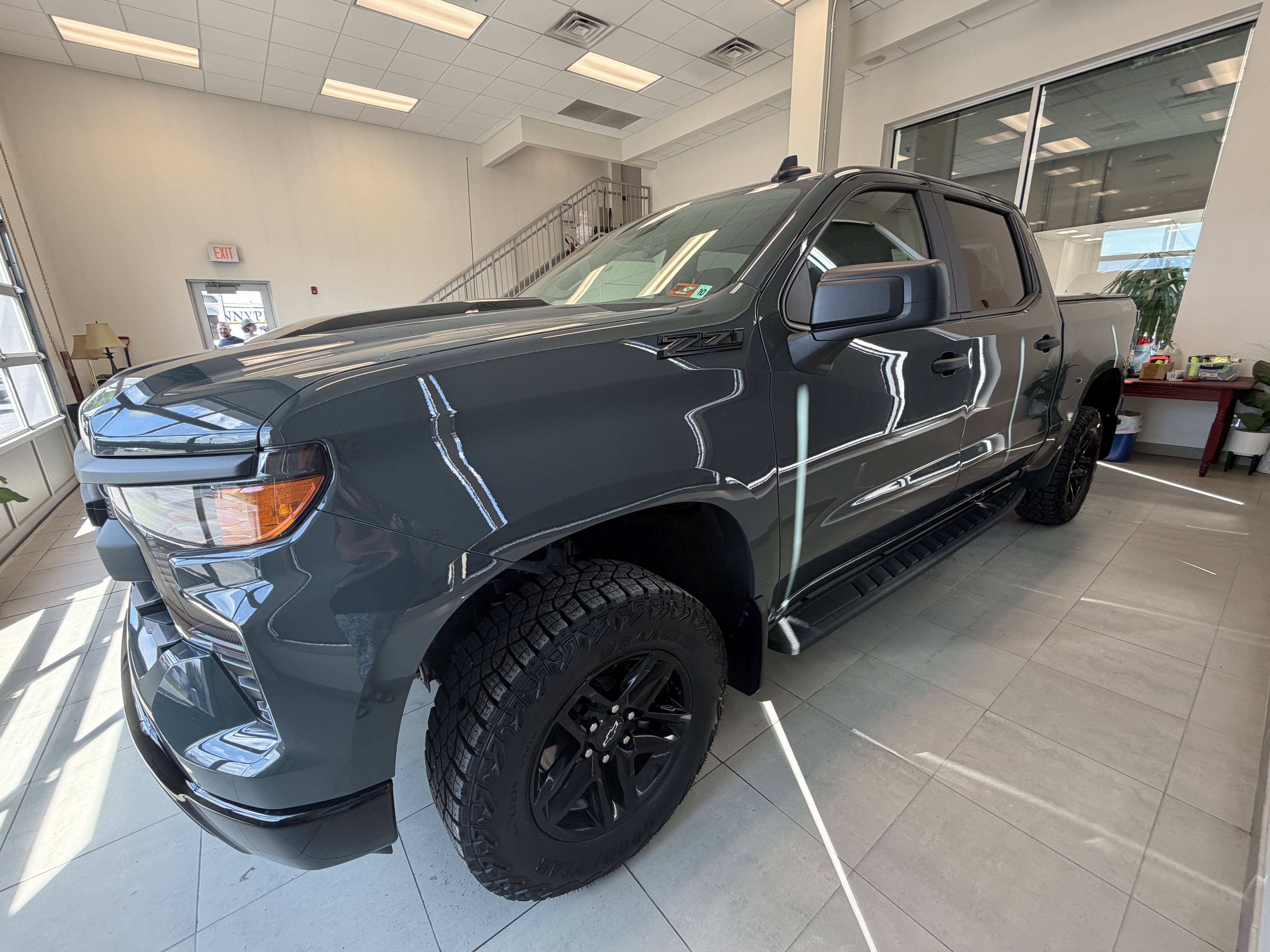 Used 2026 Chevrolet Silverado 1500 Custom Trail Boss w/ LPO, Dark Essentials Package AWD/4WD image 5
