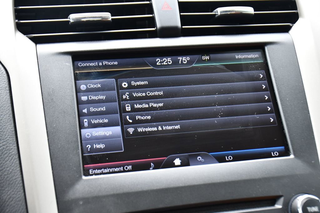 Used 2016 Ford Fusion SE w/ Equipment Group 202A FWD image 27