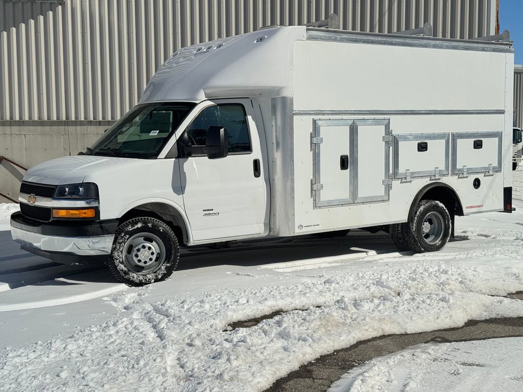 New 2026 Chevrolet Express 4500 w/ Power Convenience Package image 2