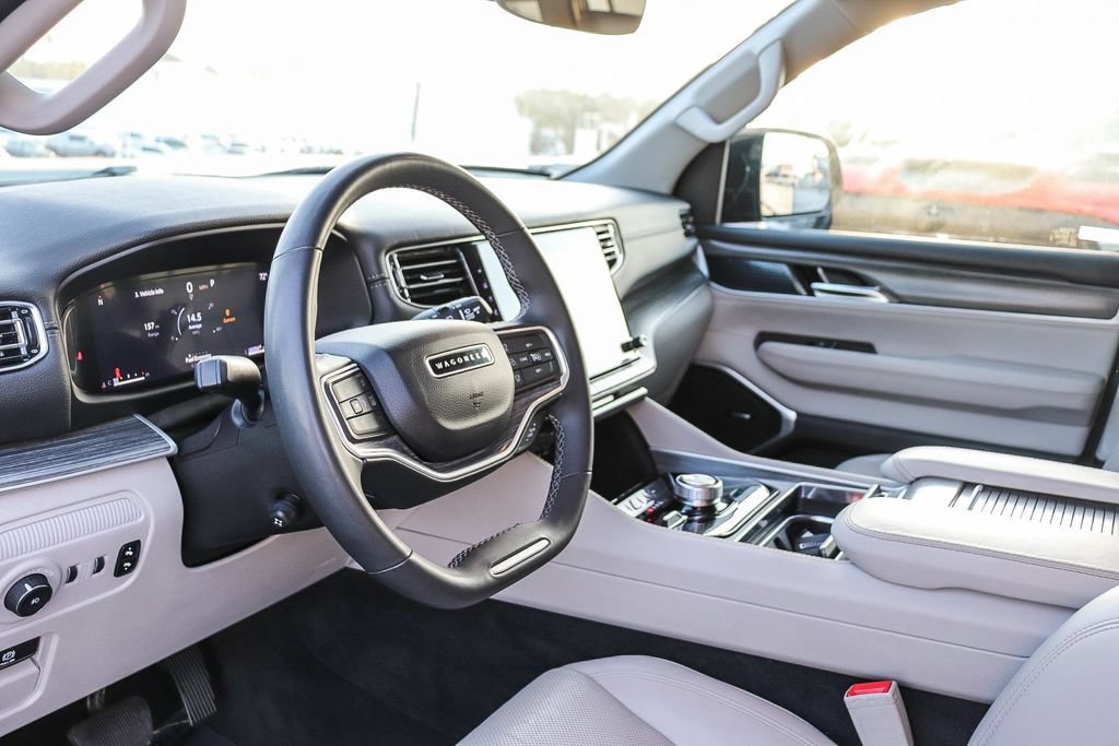 Used 2024 Jeep Wagoneer Series II AWD/4WD image 23