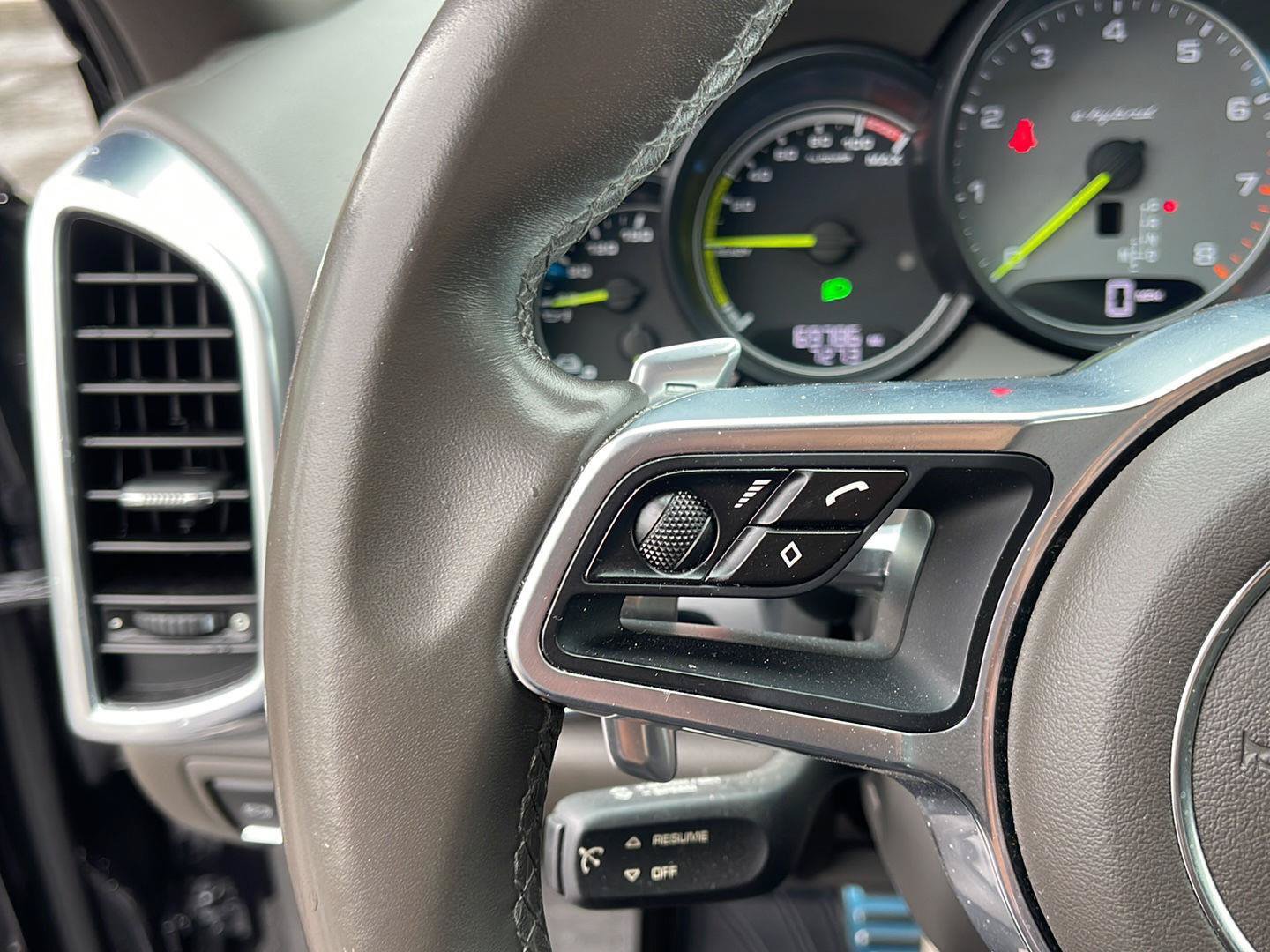 Used 2018 Porsche Cayenne S Platinum AWD/4WD image 23