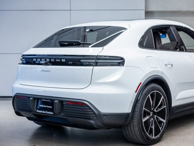 Certified 2025 Porsche Macan Electric RWD image 24