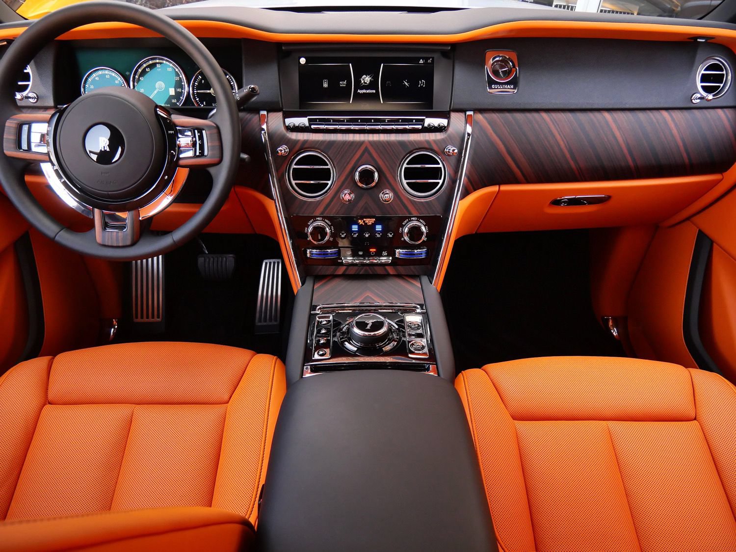 Certified 2024 Rolls-Royce Cullinan AWD/4WD image 4