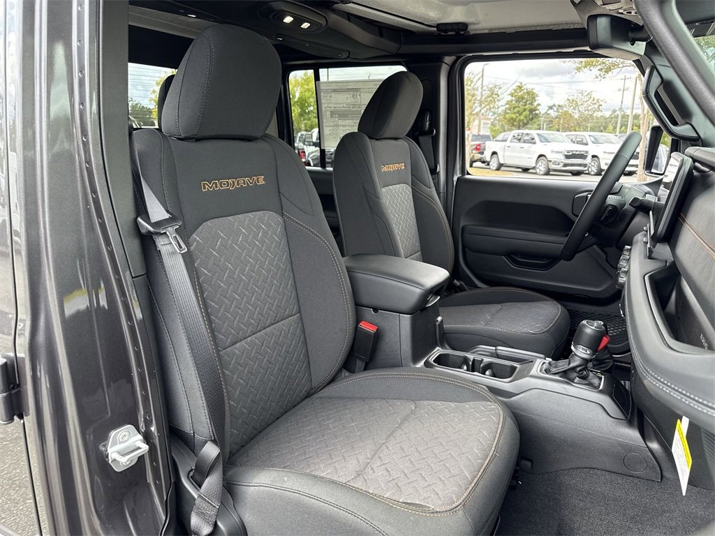 New 2025 Jeep Gladiator Mojave w/ Steel Bumper Group image 28