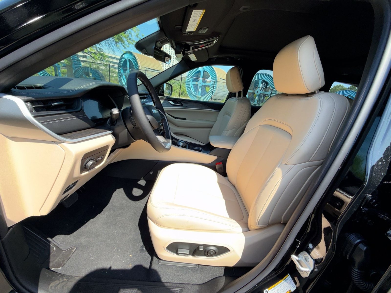 New 2026 Jeep Grand Cherokee Limited w/ Limited Altitude Package AWD/4WD image 13