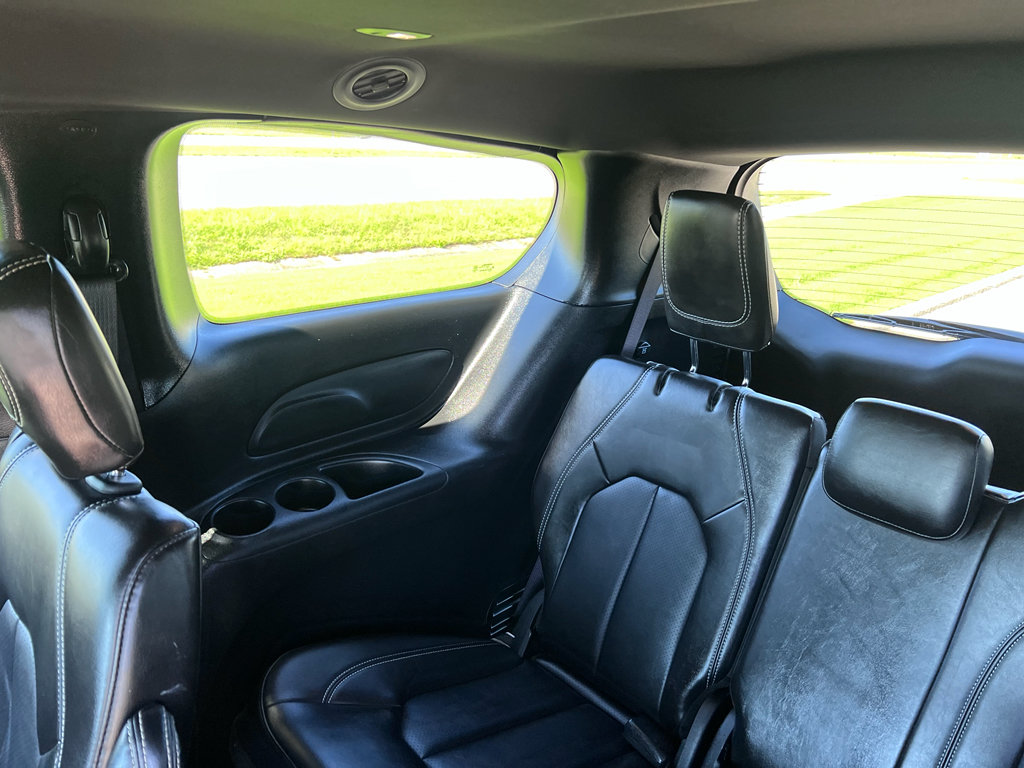 Used 2025 Chrysler Pacifica Select FWD image 18