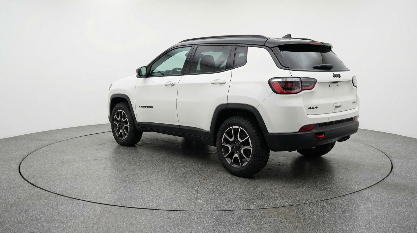 Used 2025 Jeep Compass Trailhawk w/ Trailer Tow Group AWD/4WD image 6