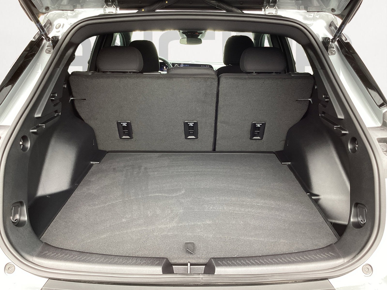 Used 2026 Chevrolet Equinox EV LT w/ Comfort Package FWD image 13