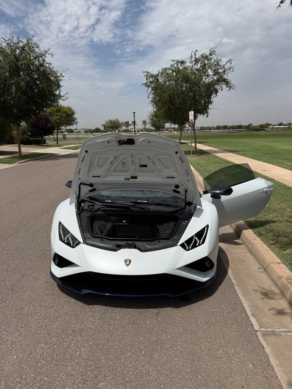 Used 2021 Lamborghini Huracan EVO RWD image 22
