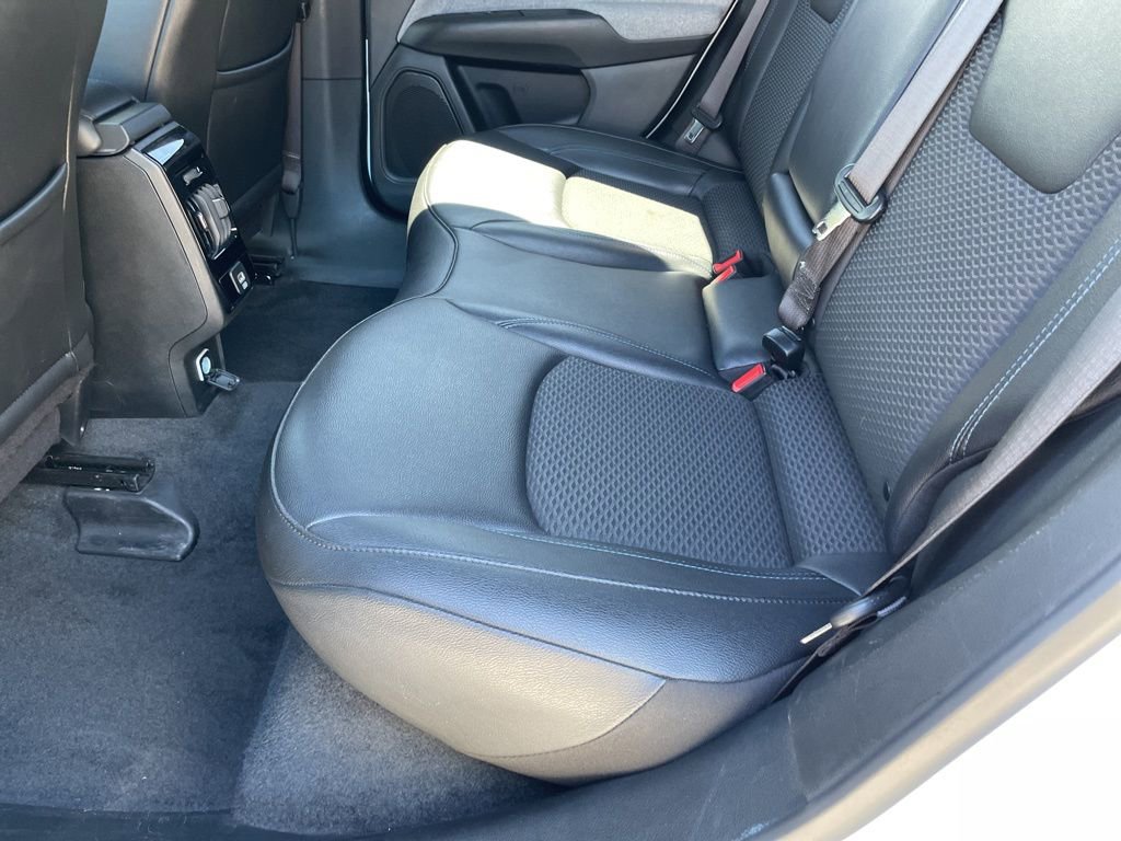 Used 2025 Jeep Compass Latitude image 41