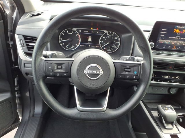 Used 2024 Nissan Rogue SV image 7