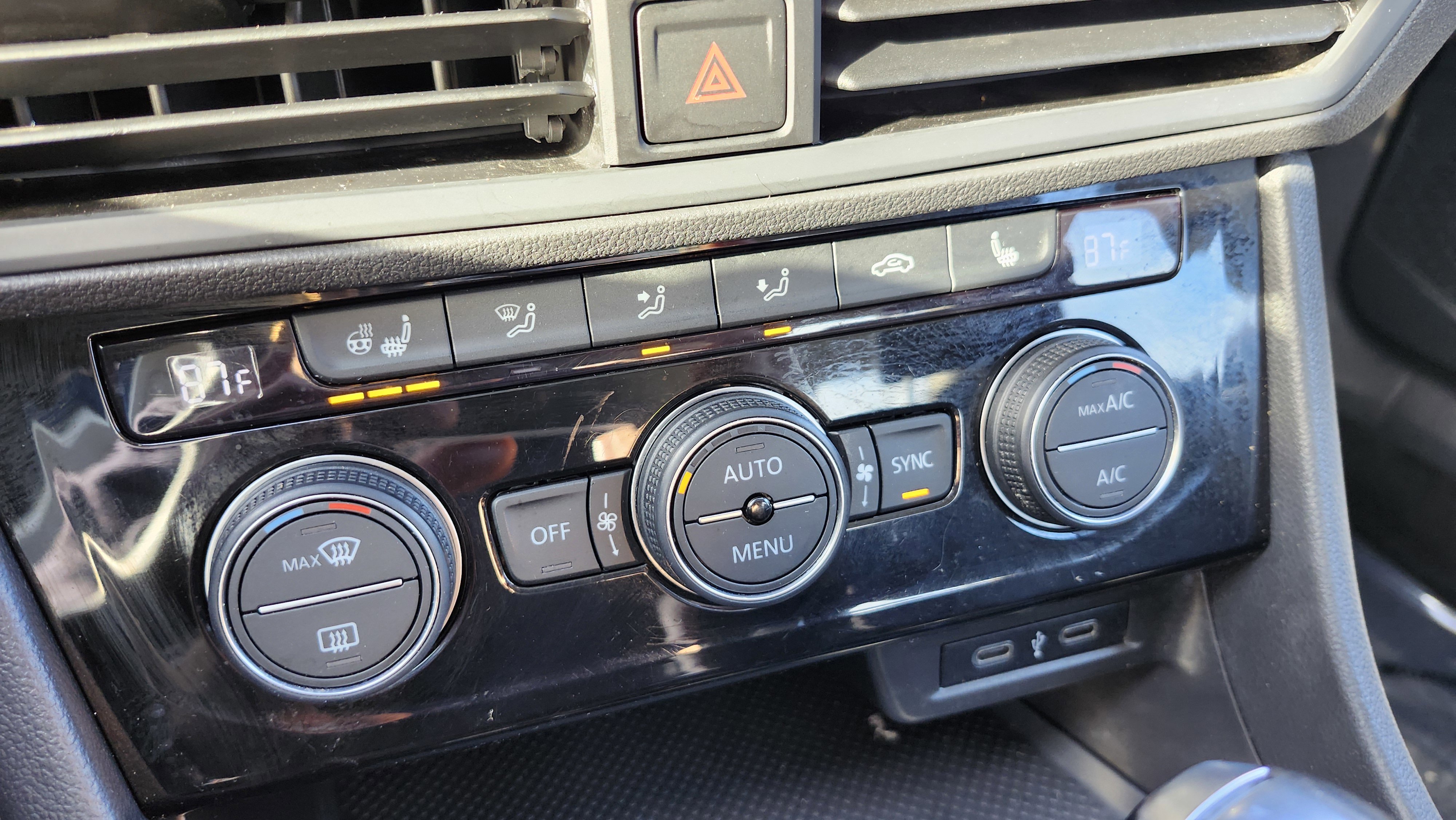 Used 2021 Volkswagen Jetta SE w/ SE Cold Weather Package image 31