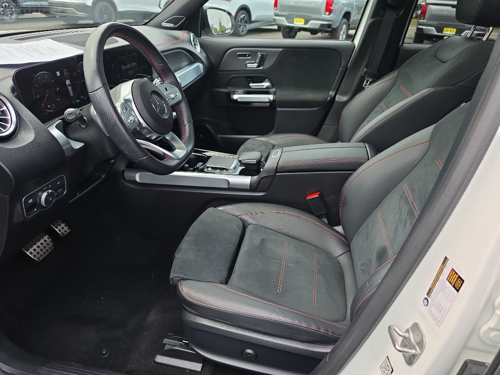 Used 2023 Mercedes-Benz EQB 300 4MATIC image 17