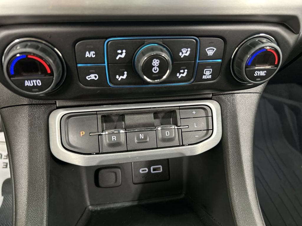 Certified 2023 GMC Acadia SLE w/ Driver Convenience Package AWD/4WD image 16