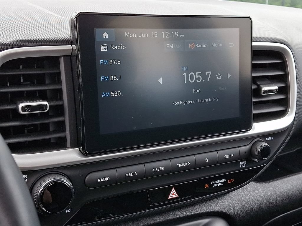 Used 2023 Hyundai Venue SEL w/ Cargo Package FWD image 3
