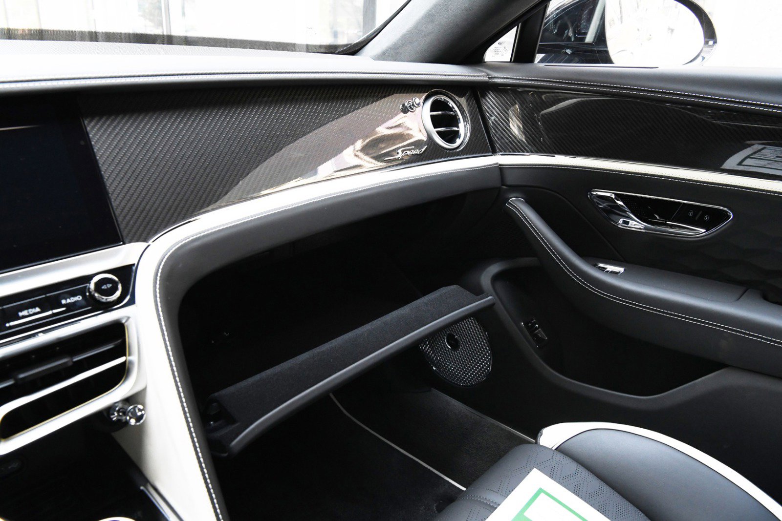 New 2026 Bentley Flying Spur Plug-In Hybrid image 18