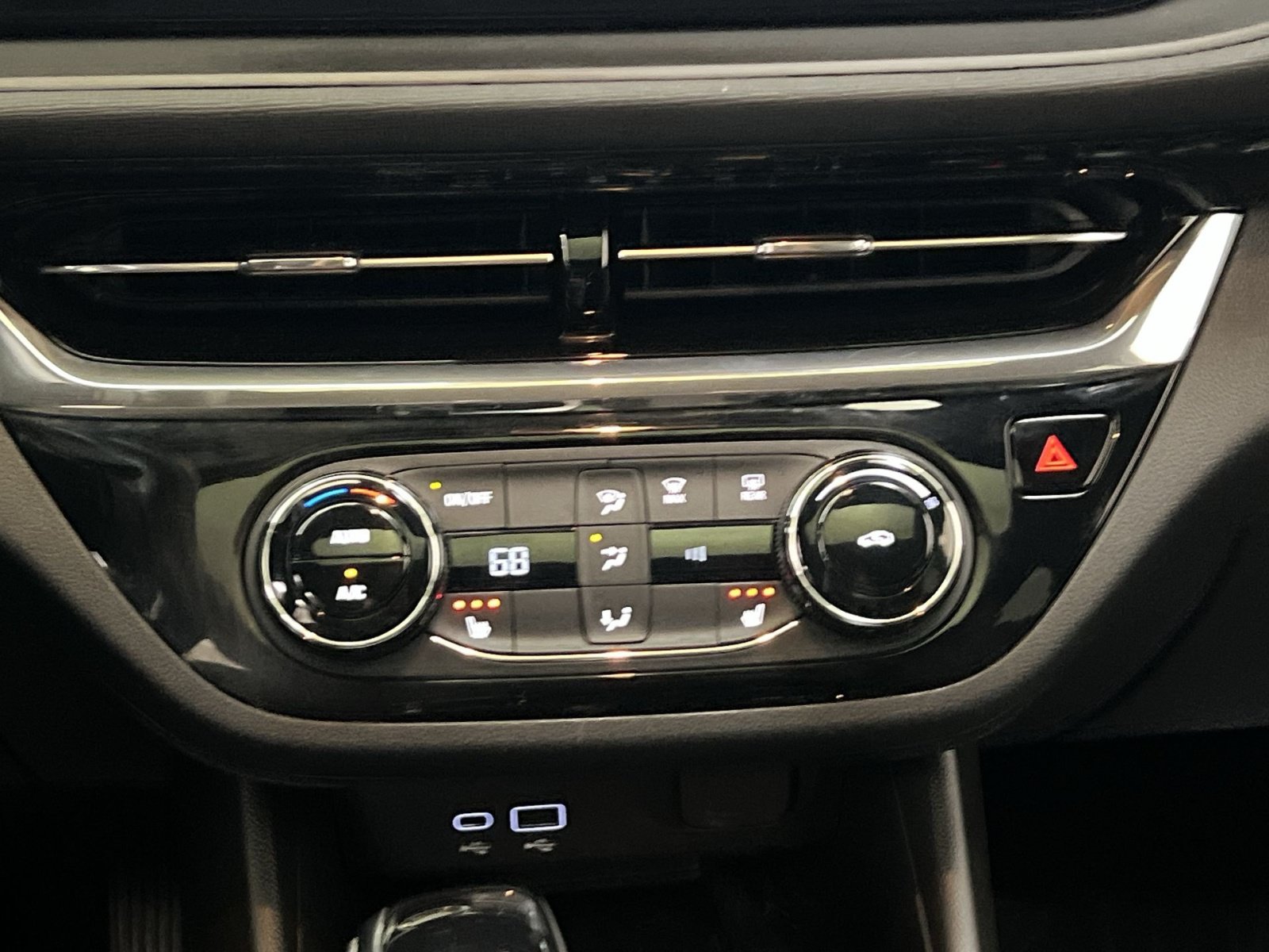 Used 2025 Buick Envista Sport Touring w/ Experience Buick Package FWD image 20