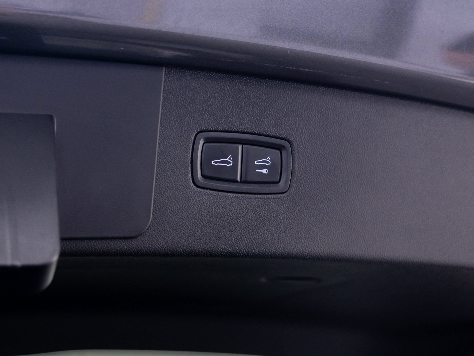 Certified 2023 Porsche Cayenne AWD/4WD image 32