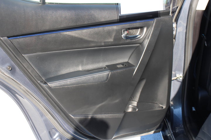 Used 2017 Toyota Corolla SE image 12