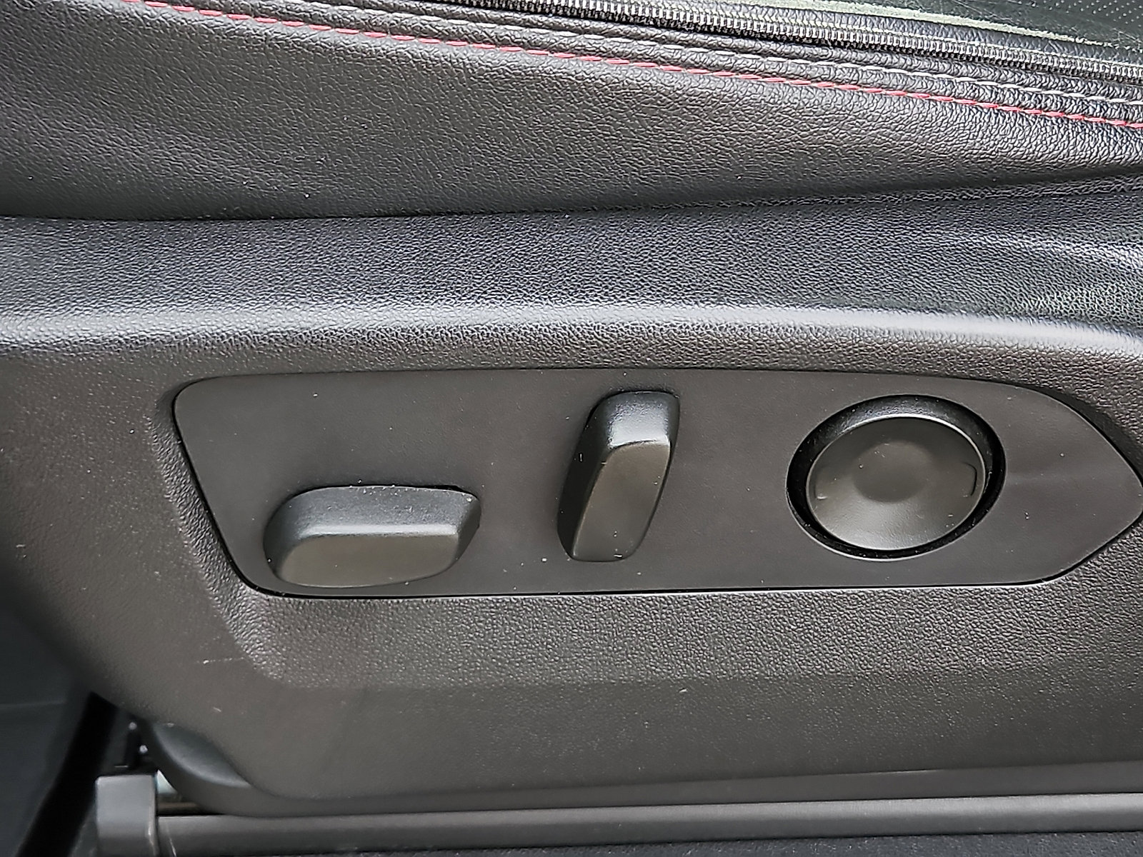 Used 2021 Chevrolet Tahoe RST w/ Luxury Package image 26