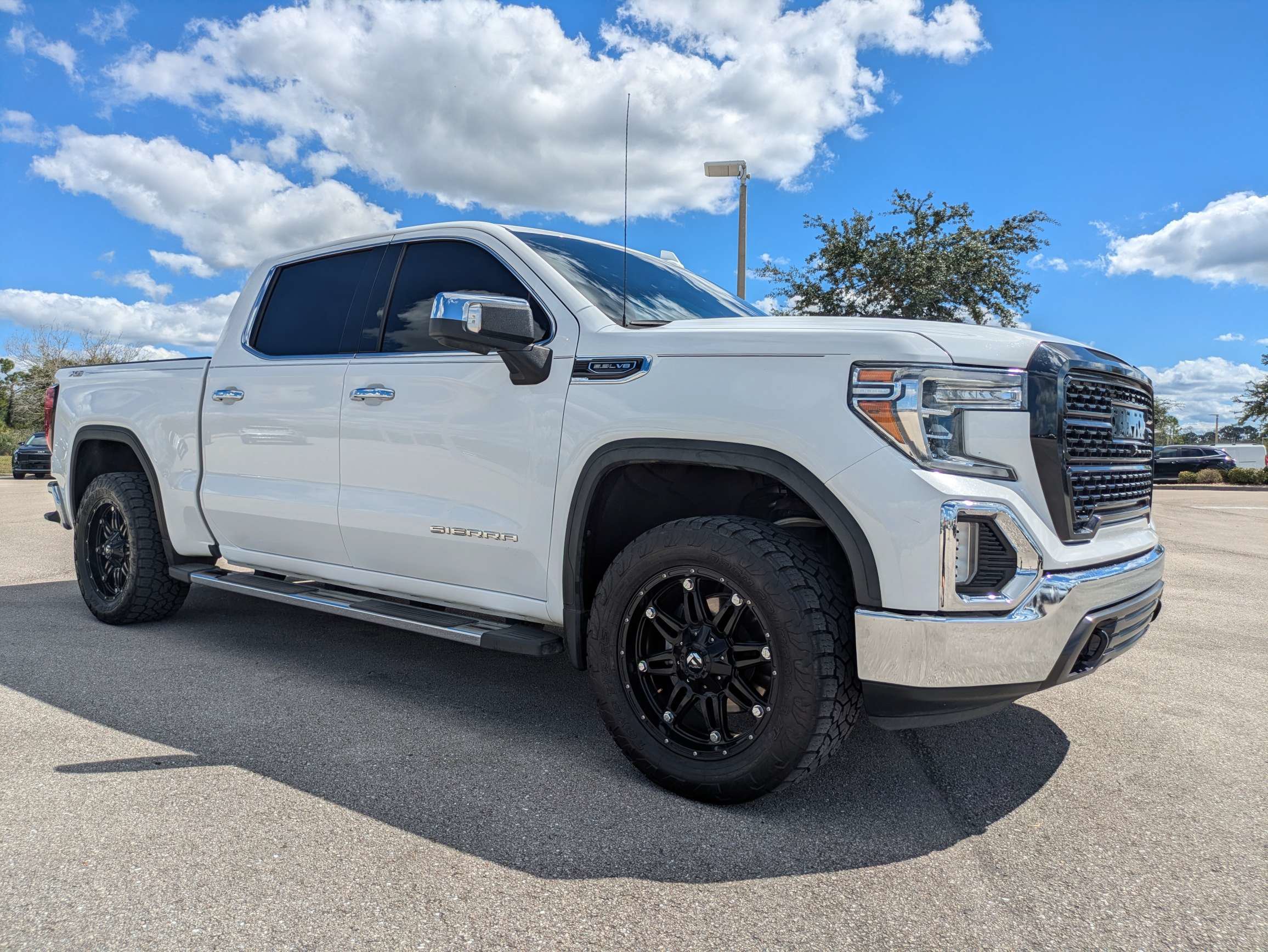Used 2019 GMC Sierra 1500 SLT w/ SLT Premium Package AWD/4WD image 2