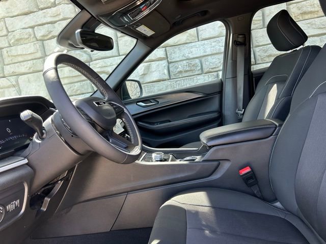 Certified 2024 Jeep Grand Cherokee Laredo X w/ Luxury Tech Group I AWD/4WD image 8
