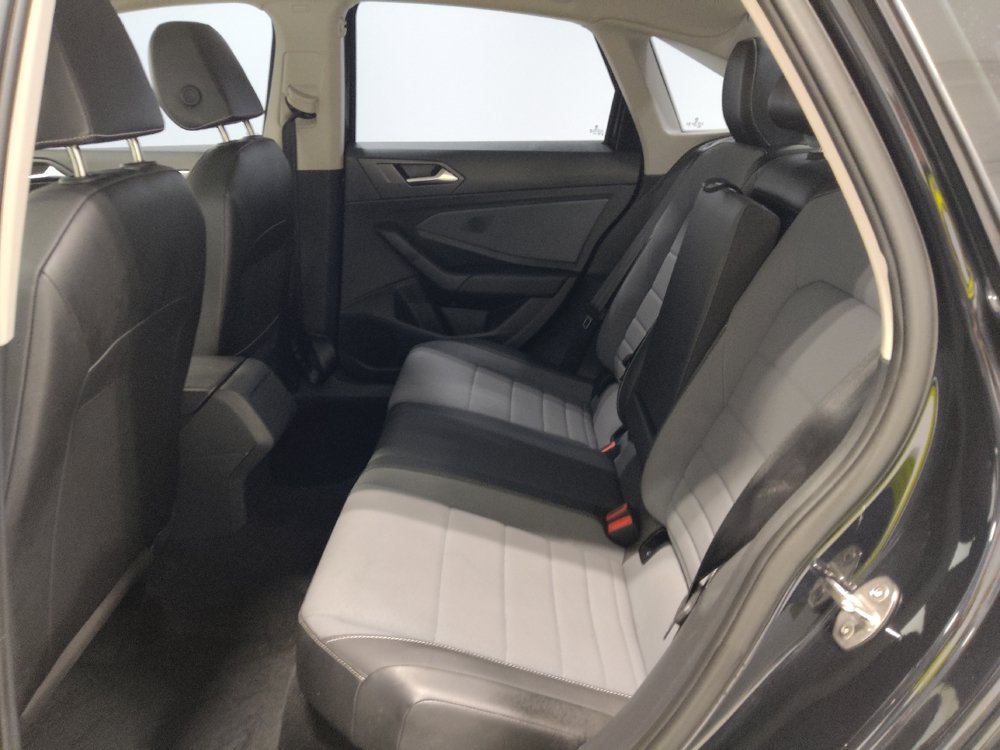 Used 2025 Volkswagen Jetta SE FWD image 18