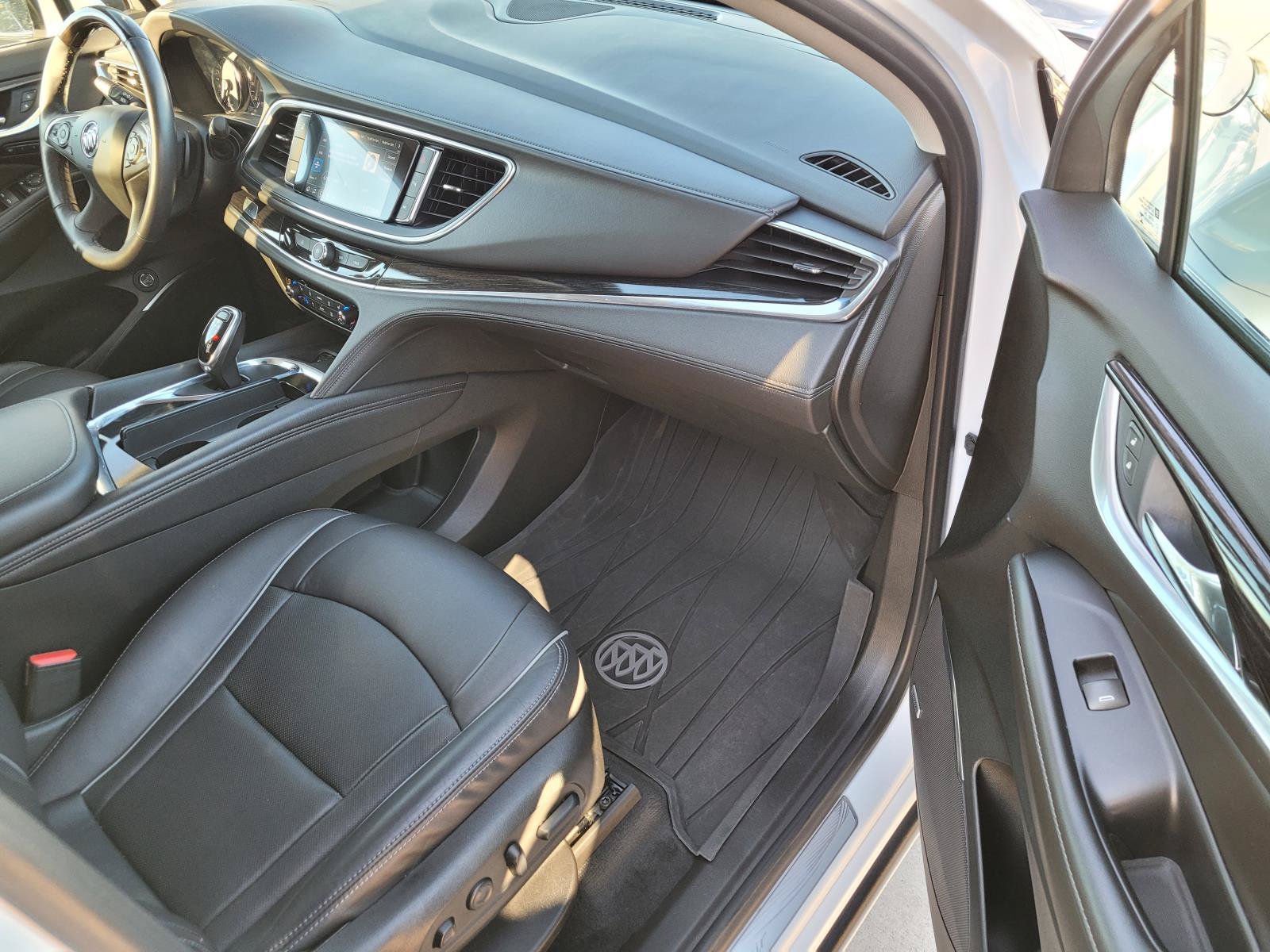 Used 2021 Buick Enclave Avenir w/ Avenir Technology Package FWD image 24