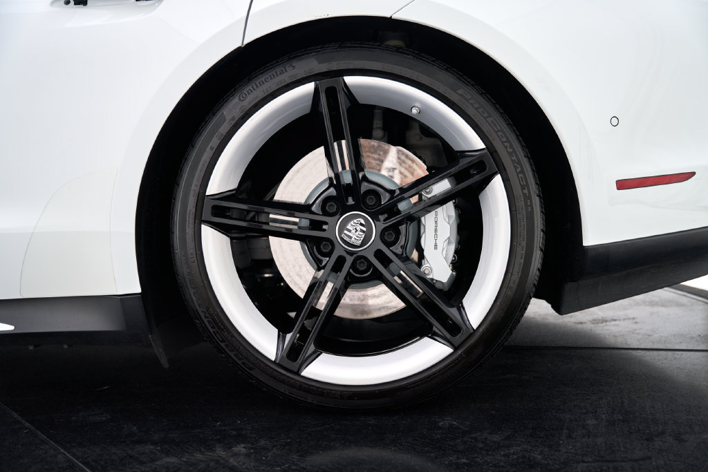 Used 2020 Porsche Taycan Turbo AWD/4WD image 28