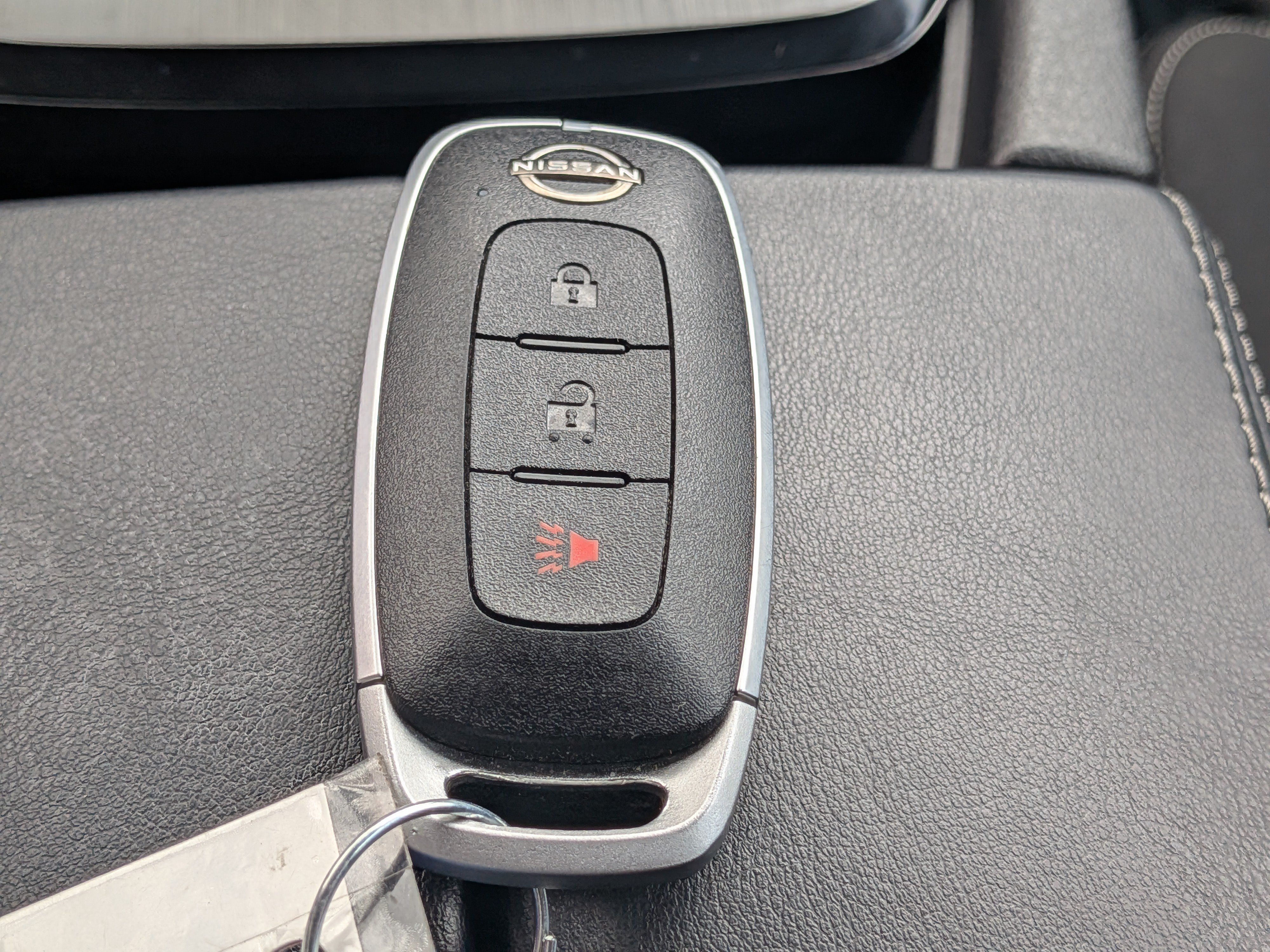 Used 2023 Nissan Rogue S FWD image 33