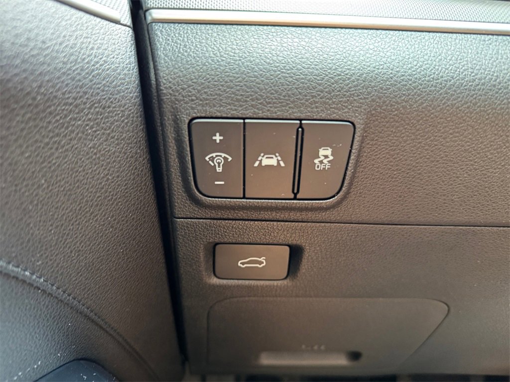 Used 2022 Kia K5 LXS image 27