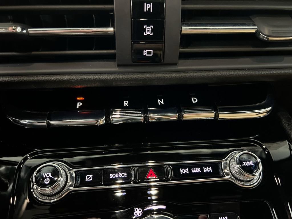 Used 2022 Lincoln Corsair Reserve w/ Equipment Group 201A image 18